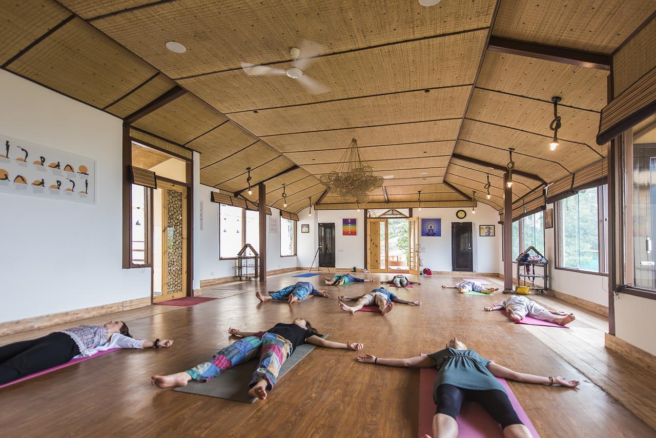 Готель Veda5 Ayurveda & Yoga Retreat Рішикеш Екстер'єр фото