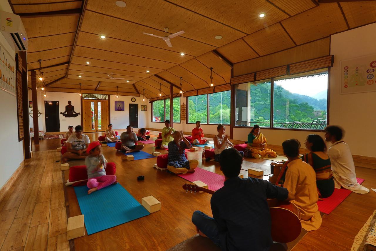 Готель Veda5 Ayurveda & Yoga Retreat Рішикеш Екстер'єр фото